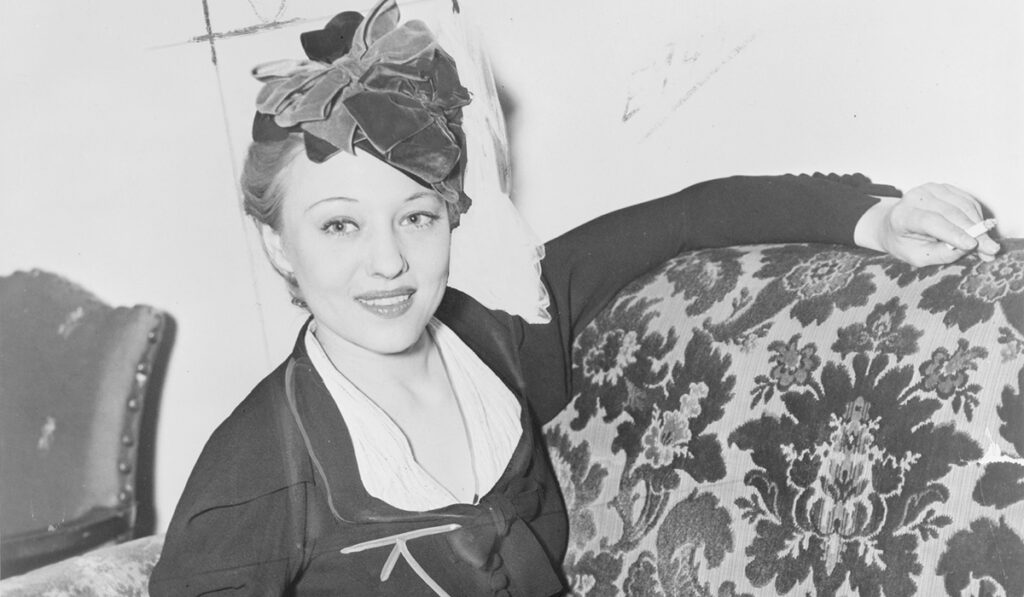 The burlesque dancers who lit up the 1933 Chicago World's Fair