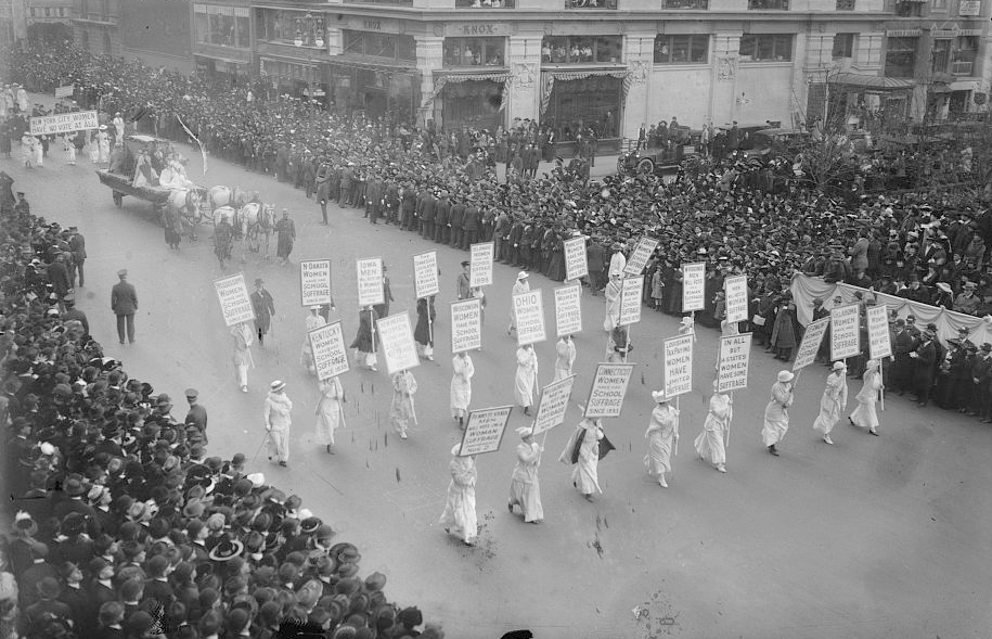 A suffragette parade in New York in the lead up to the referendum, 23 October 1915